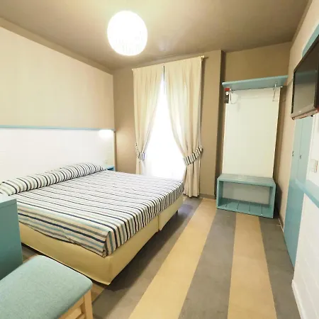 Hotel La 2*